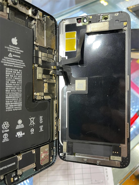 iphone屏幕触摸不灵敏(iphone屏幕触摸不灵是哪里坏了)