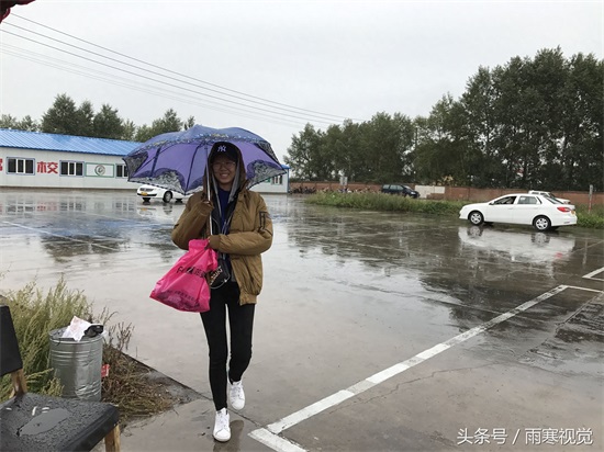 考试前有人吃镇静药缓解紧张情绪，科目二过了签字的时候手在抖！