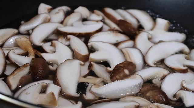 春季家常菜谱大全100款(建议多吃这5样家常菜)(7)