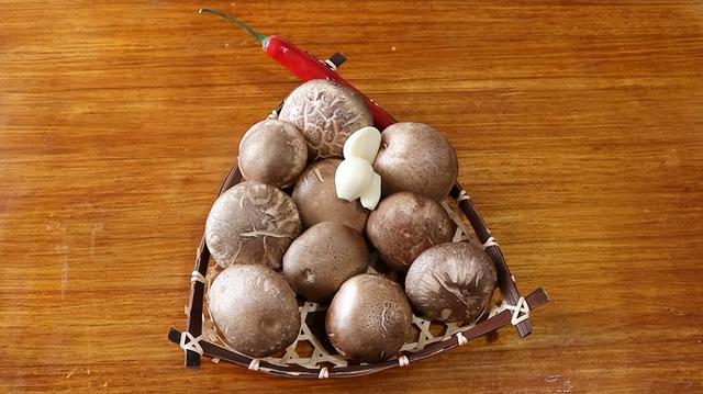 春季家常菜谱大全100款(建议多吃这5样家常菜)(5)