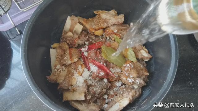 电饭锅懒人菜谱大全家常(电饭锅做菜也能赛过大厨)(7)