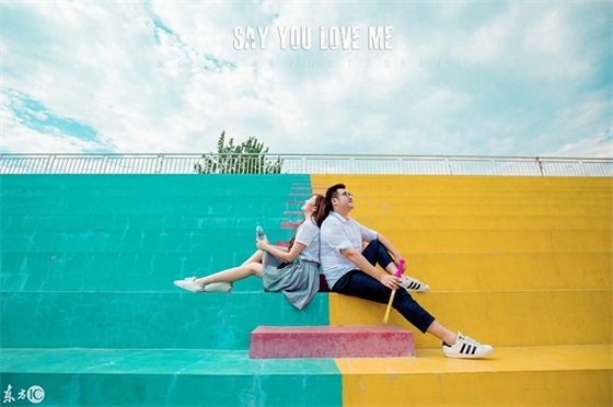 忘了我们是怎么开始的,也许就是对你,有一种感觉