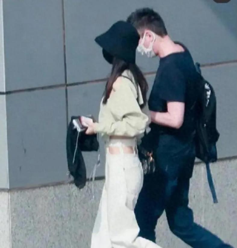 港媒曝赵丽颖疑怀二胎,赵丽颖冯绍峰复合是真的吗-