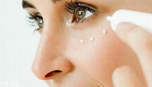 香奈儿眼霜有几种？20岁以上的人就要使用眼霜