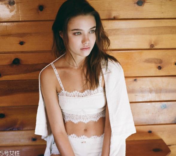 衬衫裙怎么搭配时髦 衬衫裙配什么腰带