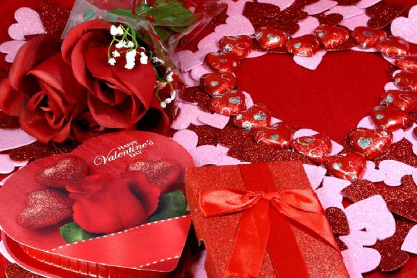 情人节要是见不到面怎么办 情人节送男朋友什么礼物合适 情人节要是见不到面怎么办 情人节送男朋友什么礼物合适
