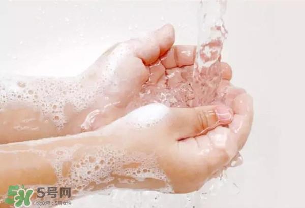 热水泡手有什么好处?热水泡手有什么好处和坏处