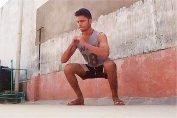 深蹲会影响膝盖吗 深蹲对腰部有伤害吗 深蹲会影响膝盖吗 深蹲对腰部有伤害吗