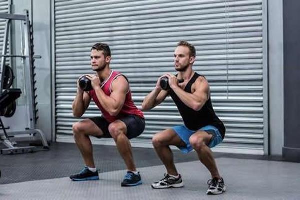 深蹲会影响膝盖吗 深蹲对腰部有伤害吗 深蹲会影响膝盖吗 深蹲对腰部有伤害吗