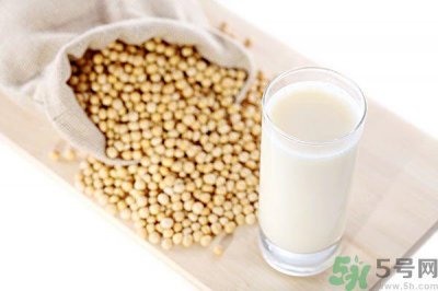 ​黄豆粉可以解月经不适防便秘吗