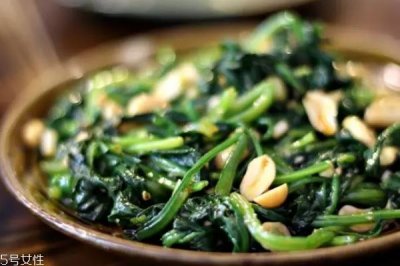 ​菠菜炒几分钟能熟 菠菜炒几分钟才够营养