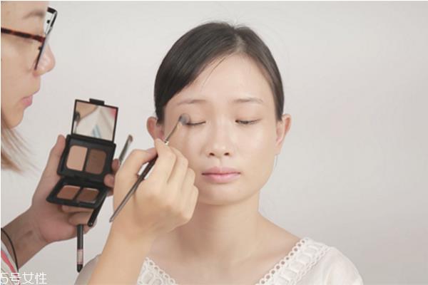 怎么画性感的妆容 性感风的妆容教程 怎么画性感的妆容 性感风的妆容教程