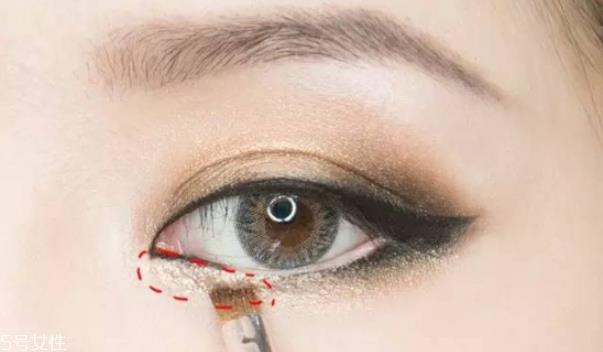 怎么画性感的妆容 性感风的妆容教程 怎么画性感的妆容 性感风的妆容教程