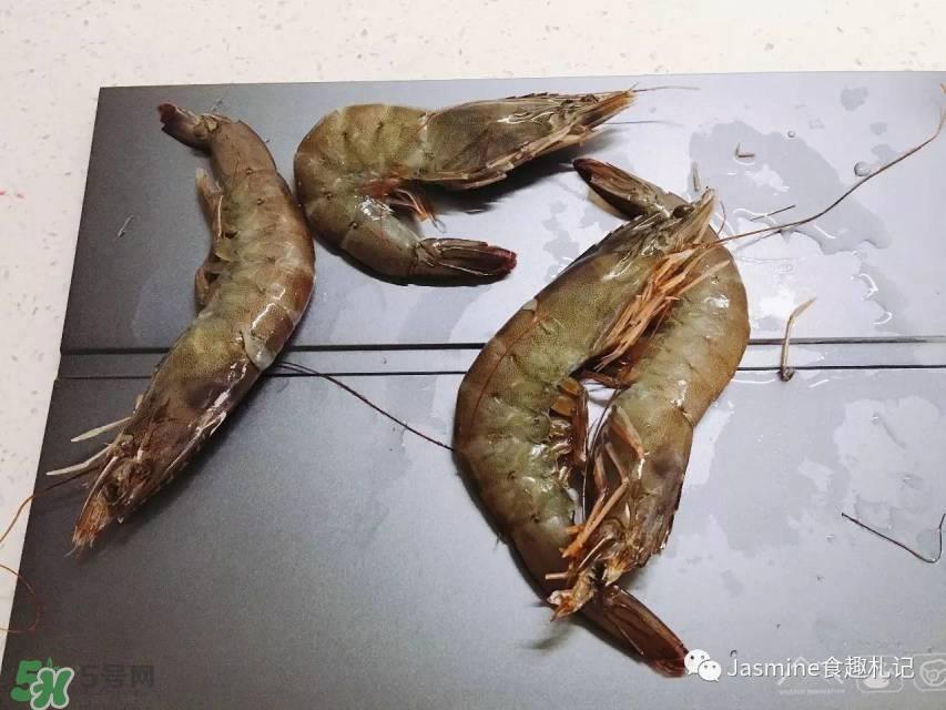 基围虾虾线怎么去除 基围虾去虾线图解 基围虾虾线怎么去除 基围虾去虾线图解
