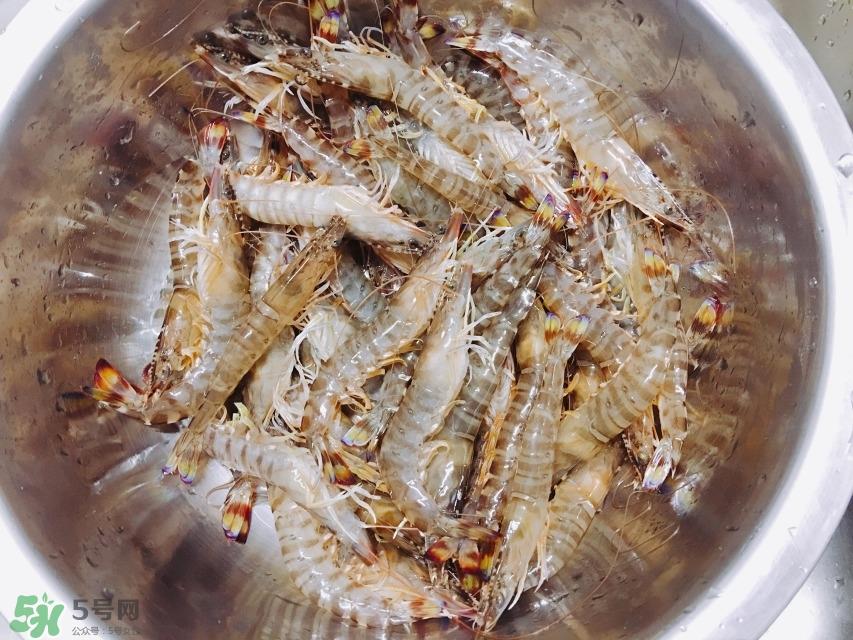 基围虾虾线怎么去除 基围虾去虾线图解 基围虾虾线怎么去除 基围虾去虾线图解