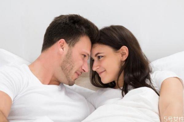 男朋友出轨应该怎么做 处理男友出轨聪明做法 男朋友出轨应该怎么做 处理男友出轨聪明做法