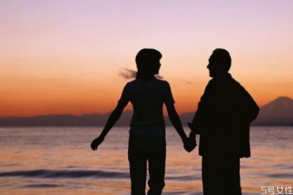 怀孕晚期发现老公出轨怎么办 孕期出轨怎么处理 怀孕晚期发现老公出轨怎么办 孕期出轨怎么处理