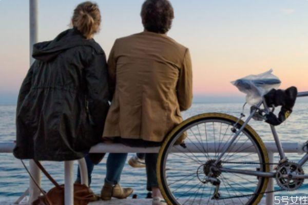 怀孕晚期发现老公出轨怎么办 孕期出轨怎么处理 怀孕晚期发现老公出轨怎么办 孕期出轨怎么处理