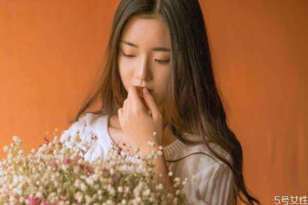 对老公撒娇的情话有哪些 哪些情话是对老公撒娇的 对老公撒娇的情话有哪些 哪些情话是对老公撒娇的