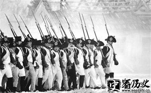 拿破仑发动乌尔姆战役有什么企图？