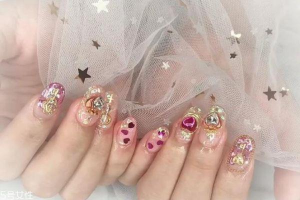 做一次美甲多少钱 做美甲光疗胶和芭比胶怎么选