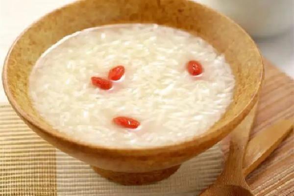 醪糟含有酒精吗 醪糟和米酒的区别