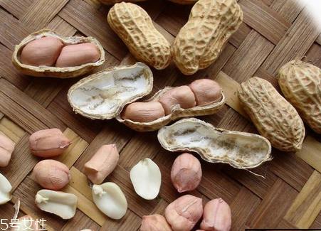 花生油价格 好的27元一斤