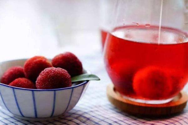 杨梅可以泡酒喝吗 杨梅泡酒喝有什么好处 杨梅可以泡酒喝吗 杨梅泡酒喝有什么好处