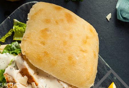 鸡胸肉怎么吃 鸡胸肉可以直接吃吗 鸡胸肉怎么吃 鸡胸肉可以直接吃吗