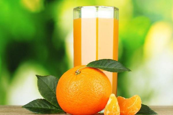 橙汁要用几个橙汁 橙汁可以用热水来榨汁吗 橙汁要用几个橙汁 橙汁可以用热水来榨汁吗