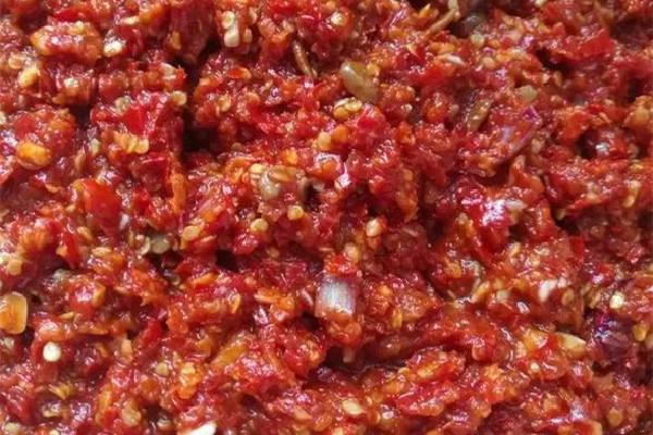 辣椒酱要腌制多长时间才好吃 辣椒酱放冰箱还是外面 辣椒酱要腌制多长时间才好吃 辣椒酱放冰箱还是外面