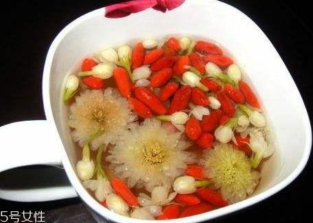 陈皮能和枸杞一起喝吗 陈皮枸杞茶功效 陈皮能和枸杞一起喝吗 陈皮枸杞茶功效