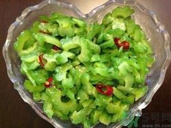苦瓜可以去痱子吗?苦瓜怎么治痱子 苦瓜可以去痱子吗?苦瓜怎么治痱子