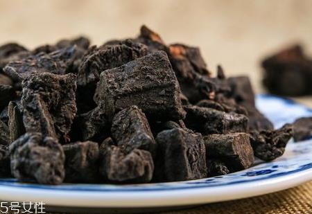 一斤白酒泡多少何首乌 泡酒比例 一斤白酒泡多少何首乌 泡酒比例