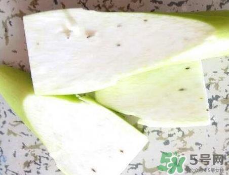 篙芭里面有黑点可以吃吗?篙芭里面有黑点能吃吗? 篙芭里面有黑点可以吃吗?篙芭里面有黑点能吃吗?