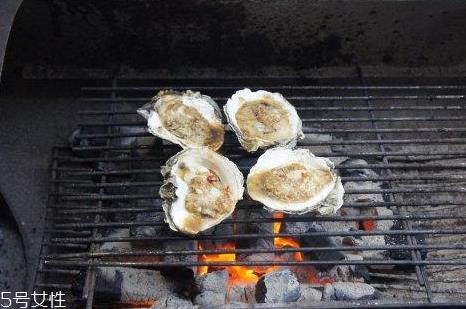 碳烤生蚝怎么吃 美味生蚝吃法 碳烤生蚝怎么吃 美味生蚝吃法