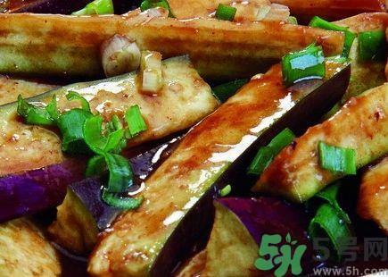 茄子可以和土豆一起吃吗?茄子能和土豆同吃吗? 茄子可以和土豆一起吃吗?茄子能和土豆同吃吗?