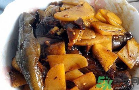 茄子可以和土豆一起吃吗?茄子能和土豆同吃吗? 茄子可以和土豆一起吃吗?茄子能和土豆同吃吗?