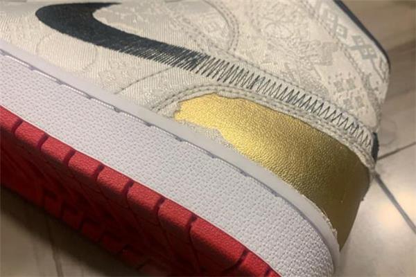 aj1白丝绸撕开来是什么样的 aj1白丝绸怎么撕开 aj1白丝绸撕开来是什么样的 aj1白丝绸怎么撕开