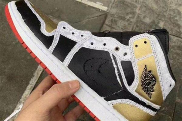 aj1白丝绸撕开来是什么样的 aj1白丝绸怎么撕开 aj1白丝绸撕开来是什么样的 aj1白丝绸怎么撕开