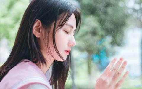 跟女朋友吵架了后怎么补偿