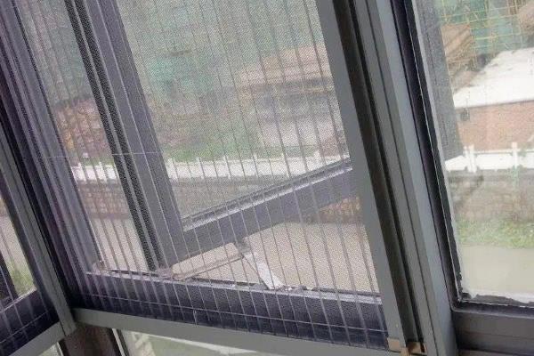 装修填窗缝用什么填比较好 窗户填缝怎么填密封胶  1