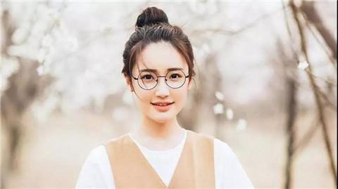 讨女孩子欢心套路的话，聊天哄女孩子开心30句