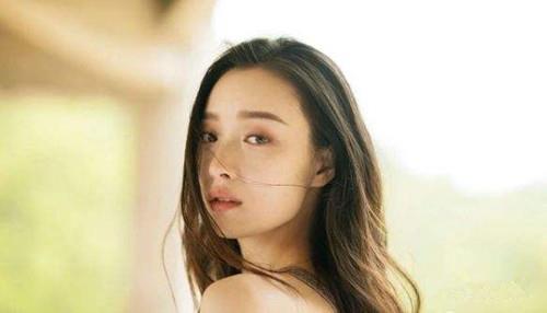 讨女孩子欢心套路的话，聊天哄女孩子开心30句