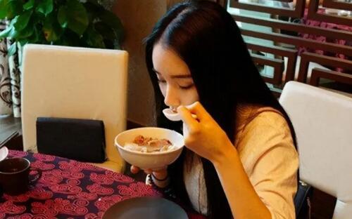 女朋友生气了怎么哄买奶茶