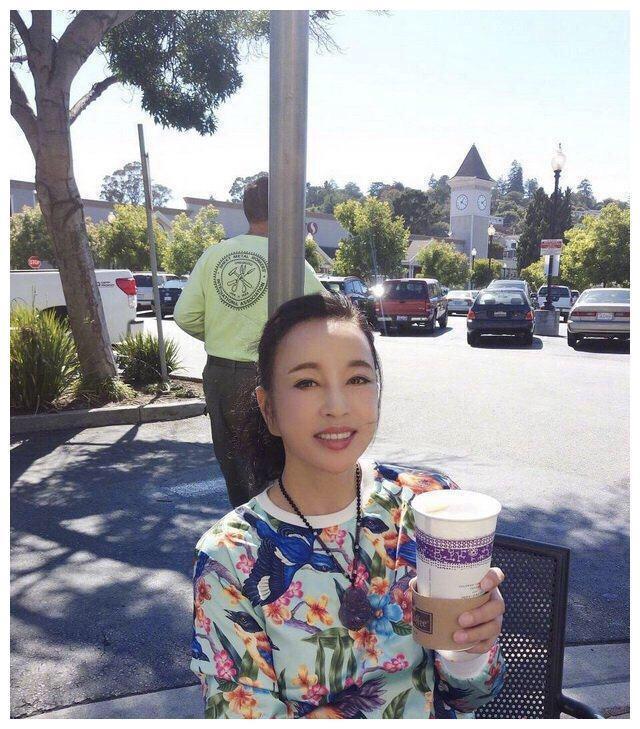 刘晓庆有四任丈夫却没有一个孩子，究竟是为什么？真相让人唏嘘！