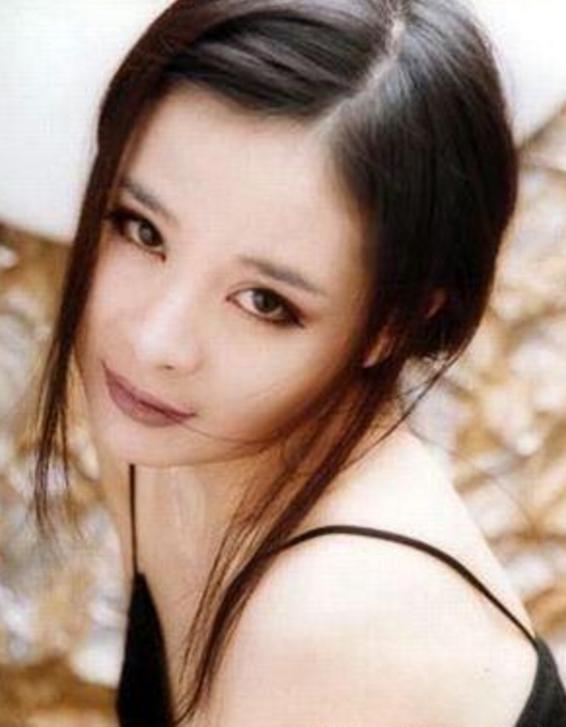 从红遍全国到被迫退圈,销声匿迹17年的常远,究竟得罪了谁?