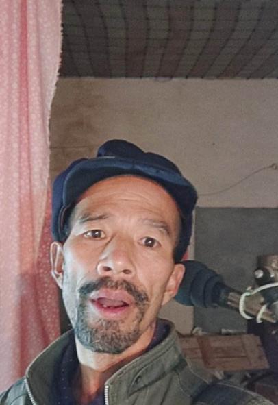 农村大叔唱歌成网红，一天收入顶上班族一年，网红收入都这样？