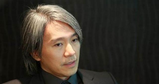 为什么年仅56岁的周星驰就头发全白？原因让人心疼