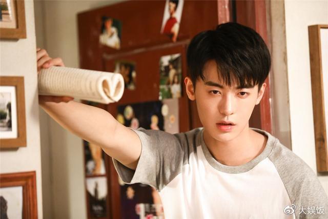 从校服到婚纱，其实我一直都只喜欢你，《我只喜欢你》开播啦！